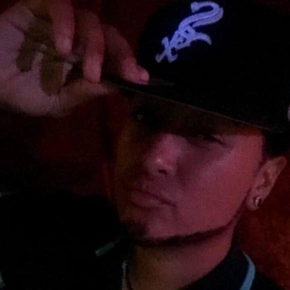 Meet your Posher, Aston - Picture 1 of 1